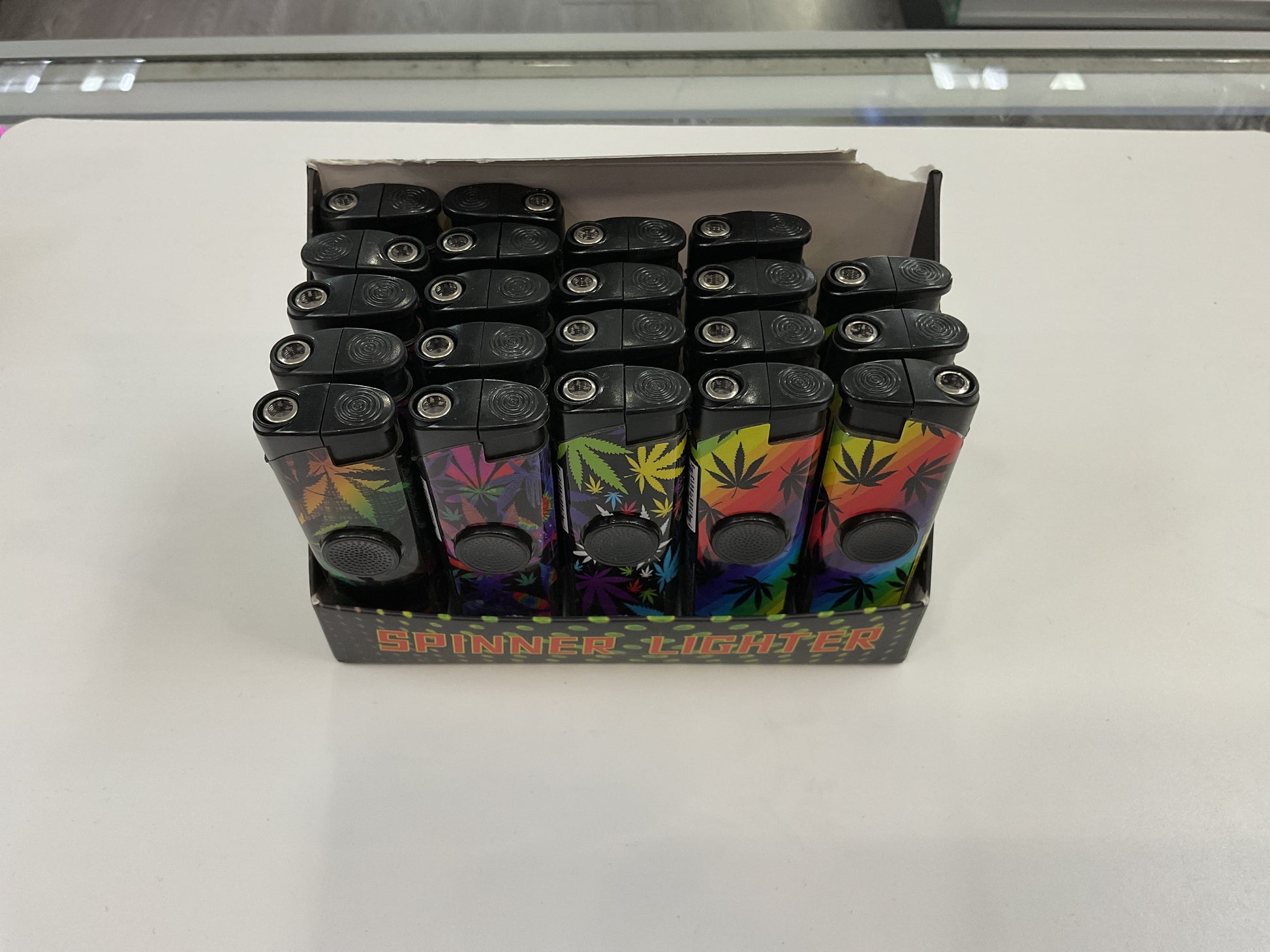 STAR CANNABIS W/LED SPINNER LIGHTER 25CT/BOX -10039A3